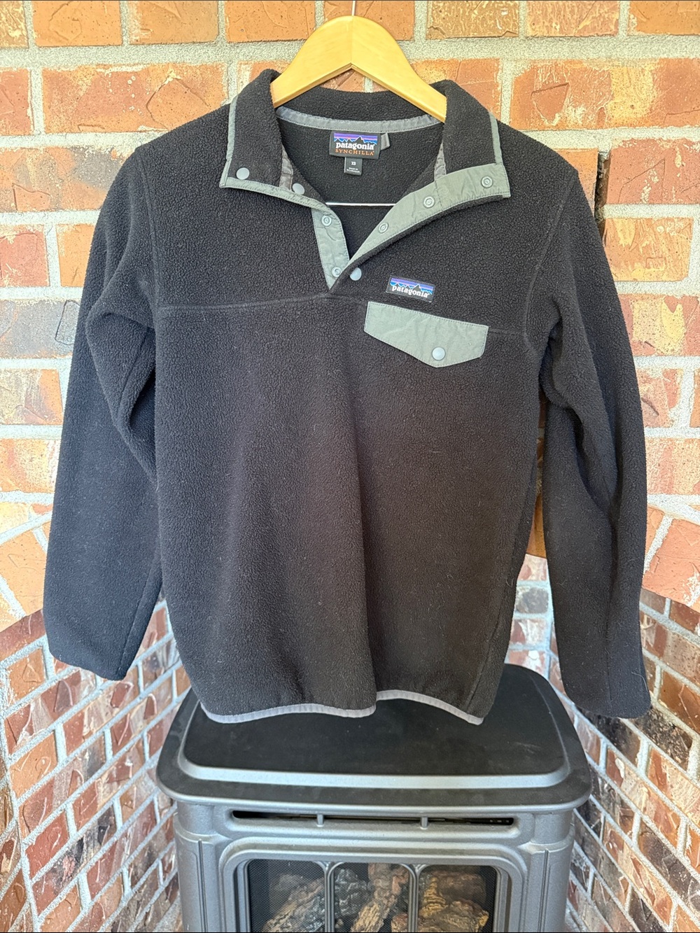 Patagonia Black Fleece Synchilla Pullover with Gray Trim women’s XS